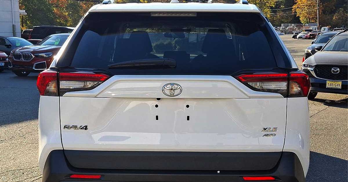 How-to-Open-RAV4-Trunk-Manually