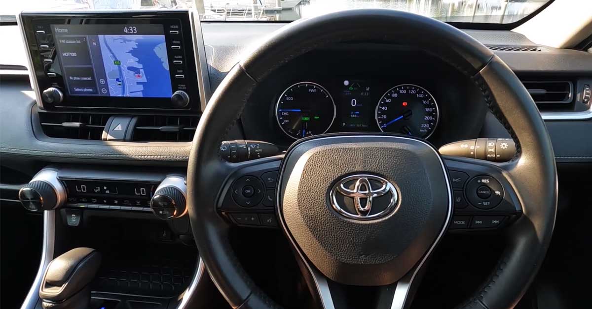 Toyota-Rav4-Lane-Assist